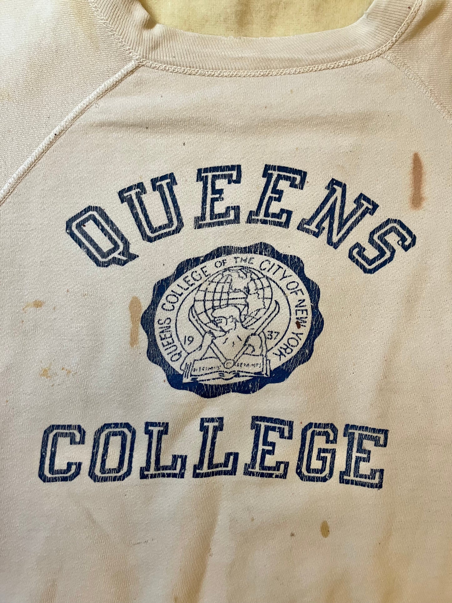 Vintage 1950s American White Queens College Raglin Sleeve ￼Sweatshirt